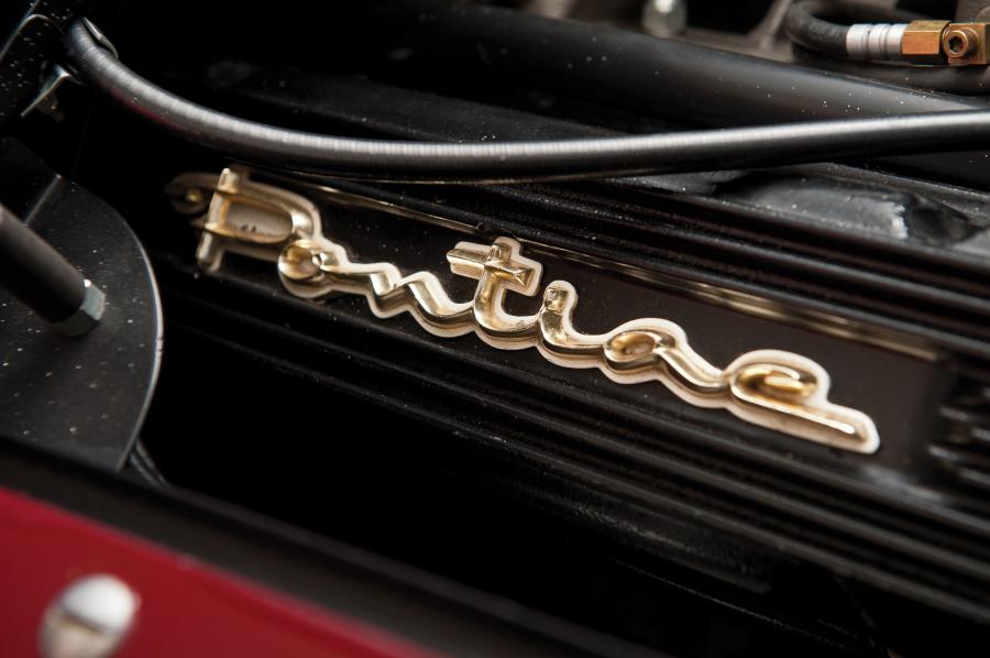Логотип Kurtis Pontiac 500SX Roadster 1947 года  (фото 2 из 24)